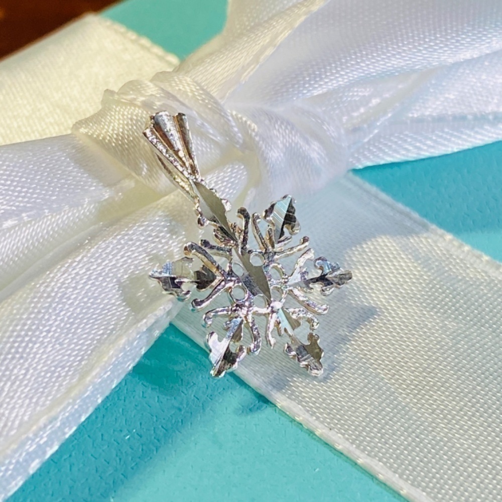 snowflake charm 925 diamond cut new - Picture 3 of 5
